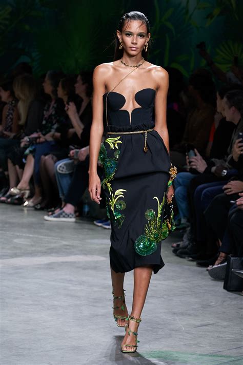 versace pubblicità 2020|versace fashion show 2020.